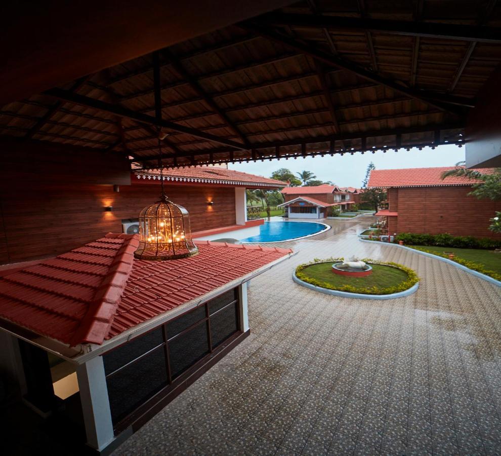 Sea Queen Beach Resort & Spa Colva Buitenkant foto